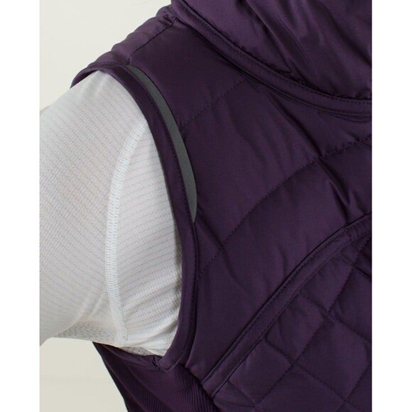 Lululemon Vest fluff off deep purple size small - Picture 5 of 7